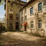 Qult - Casa Morati * Bucareste