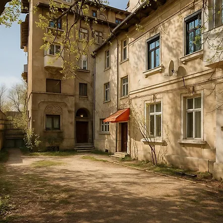 Qult - Casa Morati * Bukarest